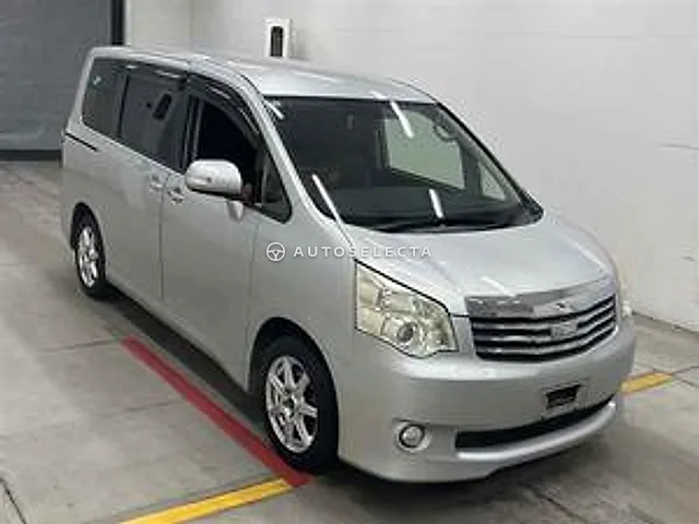 Toyota Noah 2011, auction grade R
