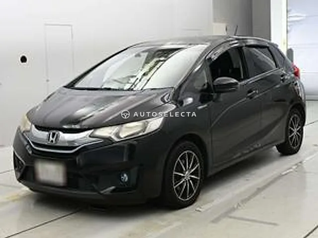 Honda Fit Hybrid 2013, auction grade 3.5