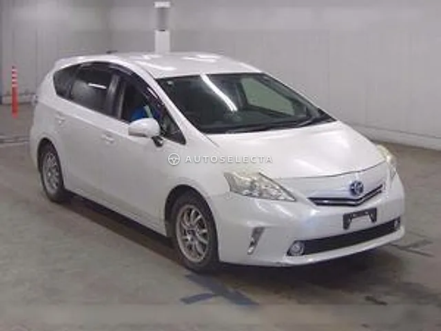 Toyota Prius Alpha 2013, auction grade R