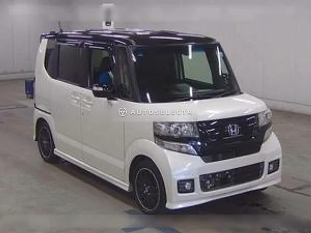 Honda N-BOX Custom 2016, auction grade 4.5