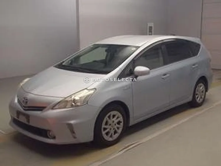 Toyota Prius Alpha 2011, photo 1 of 1