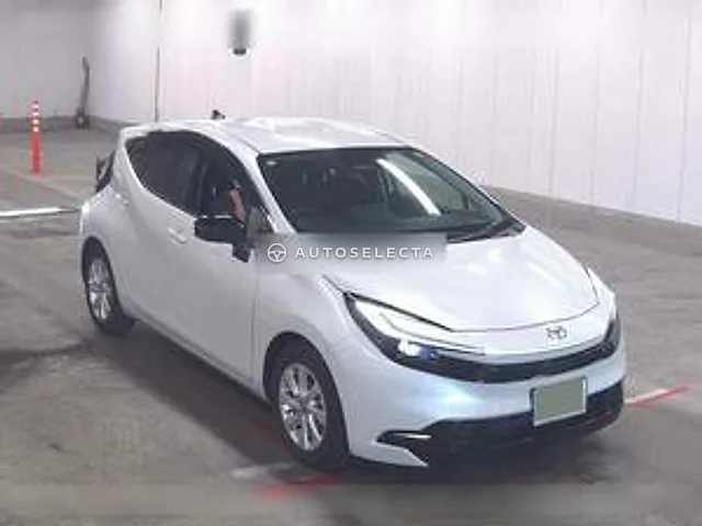 Toyota Aqua 2025, auction grade 4