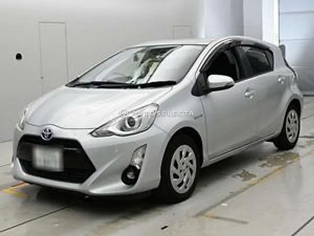 Toyota Aqua 2015, auction grade RA