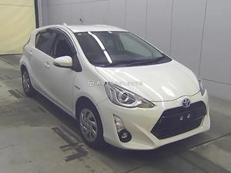 Toyota Aqua 2015, photo 1 of 1