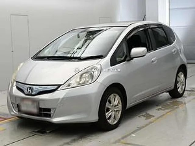 Honda Fit Hybrid 2011, auction grade 4