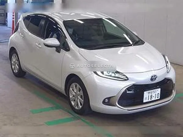 Toyota Aqua 2024, auction grade 3.5