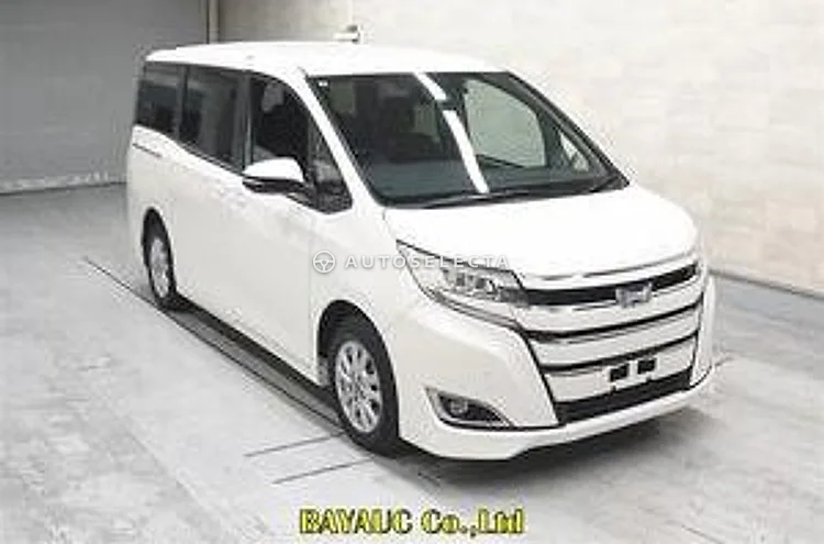 Toyota Noah 2021, photo 1 of 7