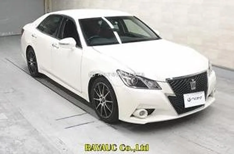 Toyota Crown 2015, photo 1 of 1