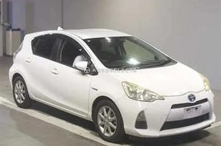 Toyota Aqua 2013, photo 1 of 1