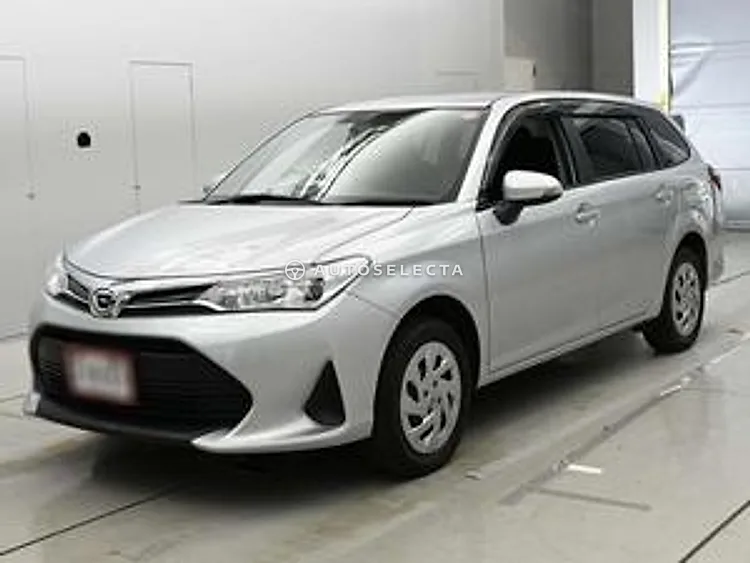 Toyota Corolla Fielder 2018, photo 1 of 11