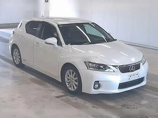 Lexus CT 2011, auction grade 3.5