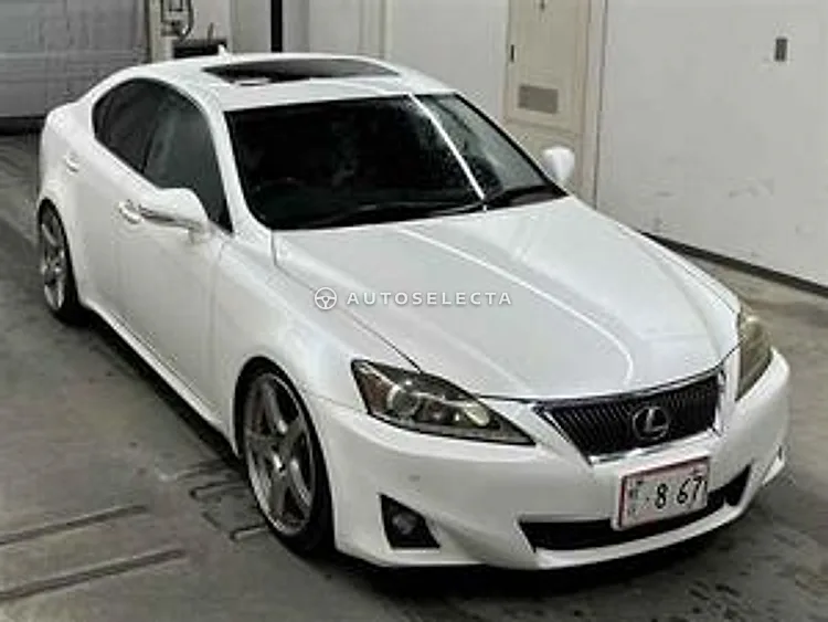 Lexus IS 2012, photo 1 of 10