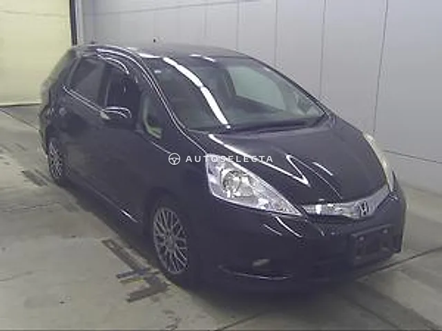 Honda Fit Shuttle 2011, auction grade 3.5