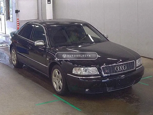 Audi S8 2002, auction grade 4