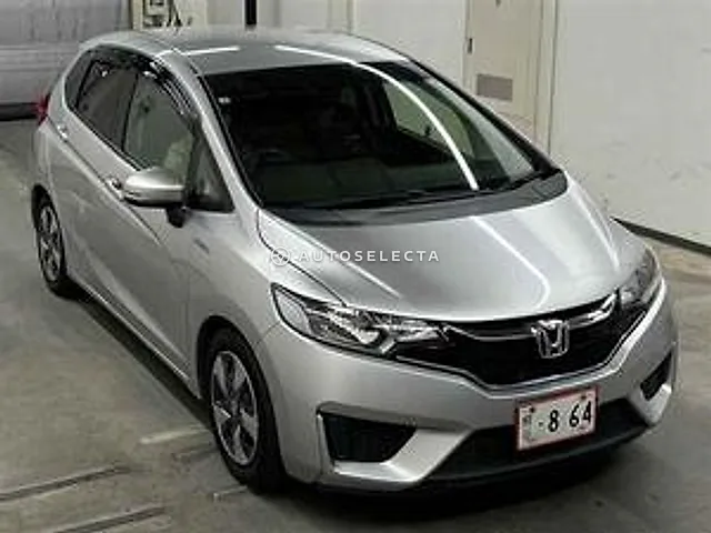 Honda Fit Hybrid 2017, auction grade 3.5