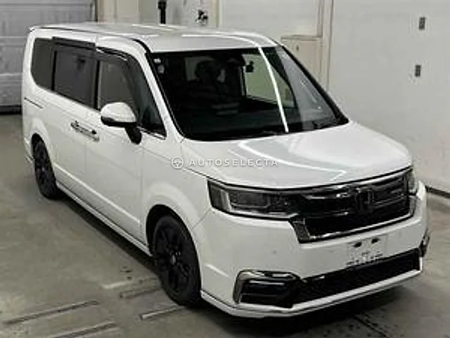 Honda Stepwgn Spada 2023, auction grade 4.5