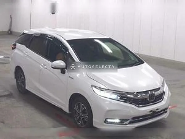 Honda Shuttle 2019, auction grade 4