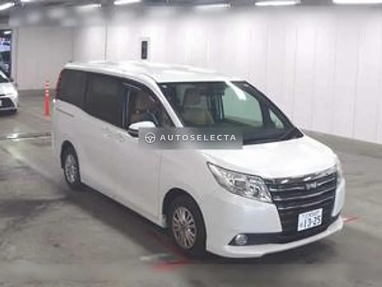 Toyota Noah 2014, photo 1 of 1