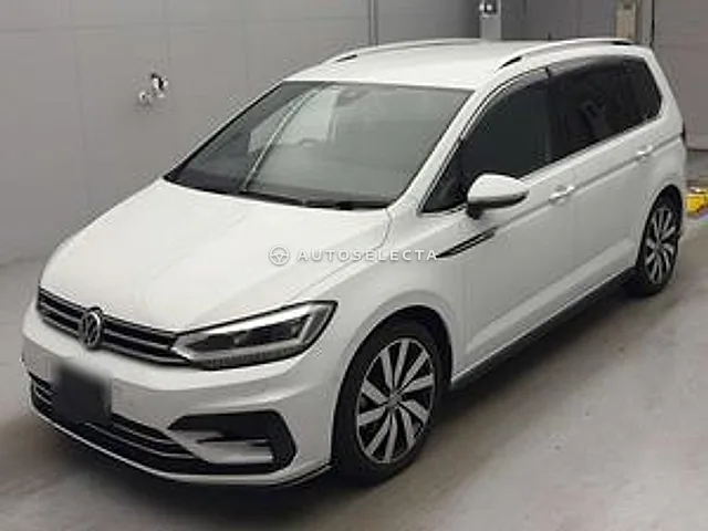 Volkswagen Golf Touran 2017, auction grade 4