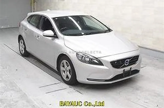 Volvo V40 2014, auction grade 5