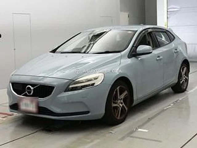 Volvo V40 2016, auction grade 4