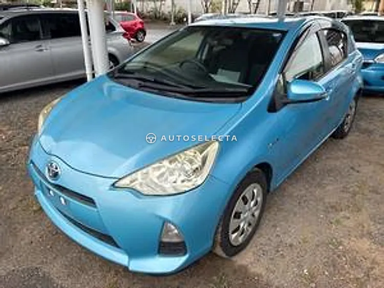 Toyota Aqua 2013, photo 1 of 1