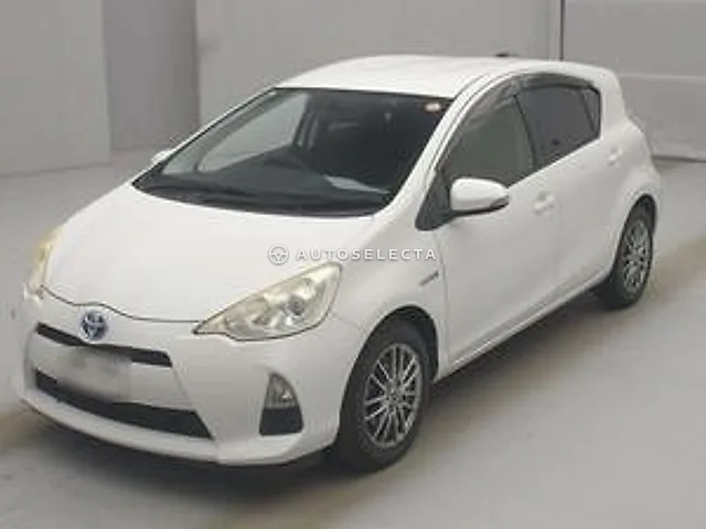 Toyota Aqua 2013, auction grade 3.5