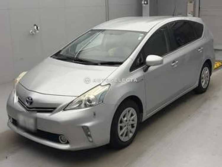Toyota Prius Alpha 2014, photo 1 of 1