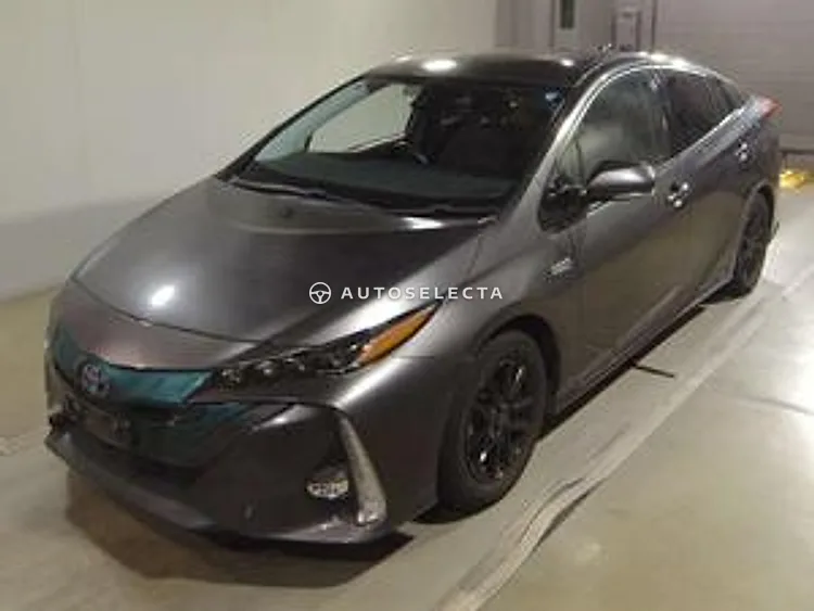 Toyota Prius PHV 2017, photo 1 of 1