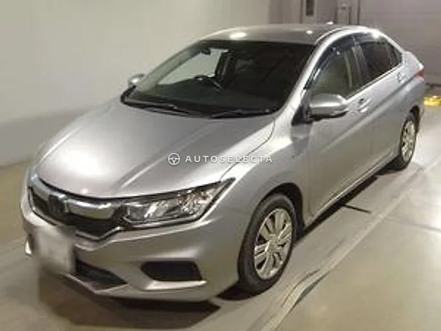 Honda Grace 2018, auction grade 3