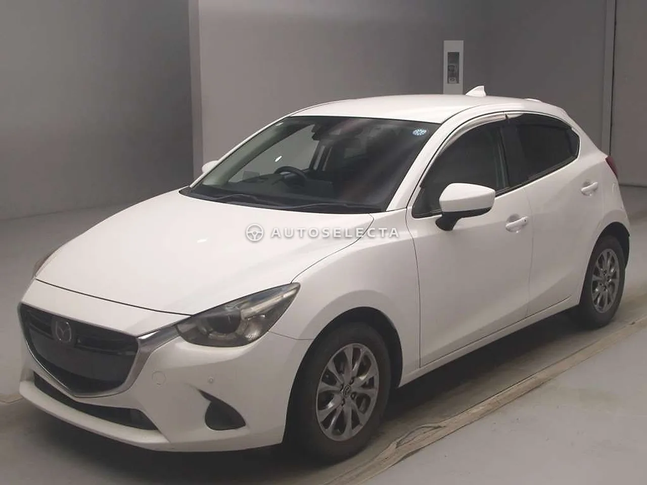 Mazda Demio 2018, photo 1 of 2