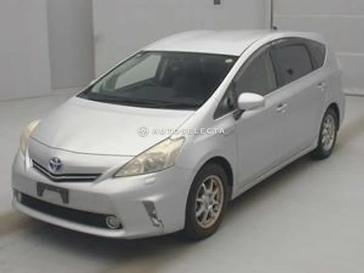 Toyota Prius Alpha 2011, photo 1 of 1