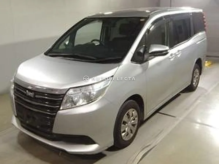 Toyota Noah 2015, photo 1 of 1