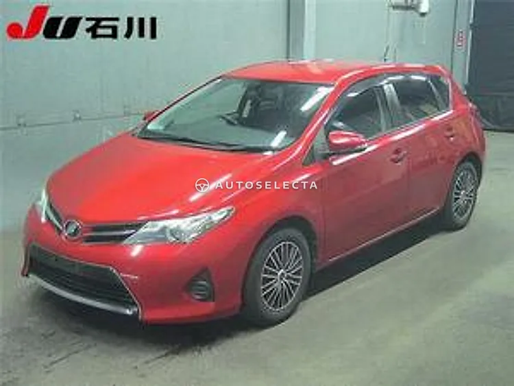 Toyota Auris 2012, photo 1 of 1