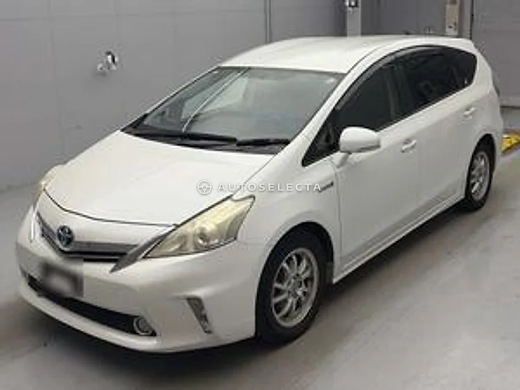 Toyota Prius Alpha 2011, photo 1 of 1