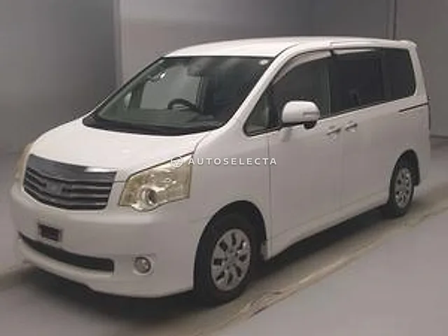 Toyota Noah 2012, auction grade R