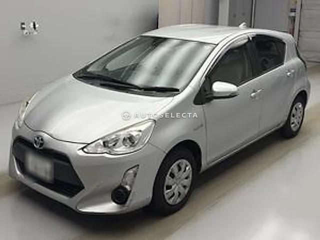 Toyota Aqua 2016, auction grade R