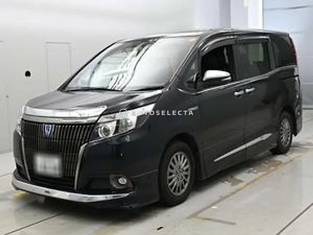 Toyota Esquire 2016, auction grade 3.5