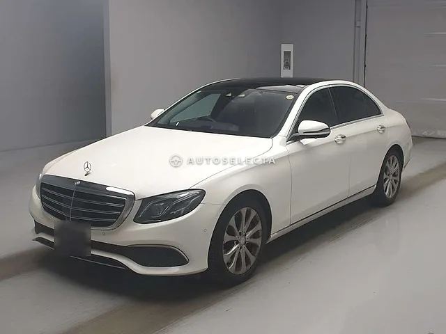 Mercedes-Benz E-Class 2016, auction grade 3