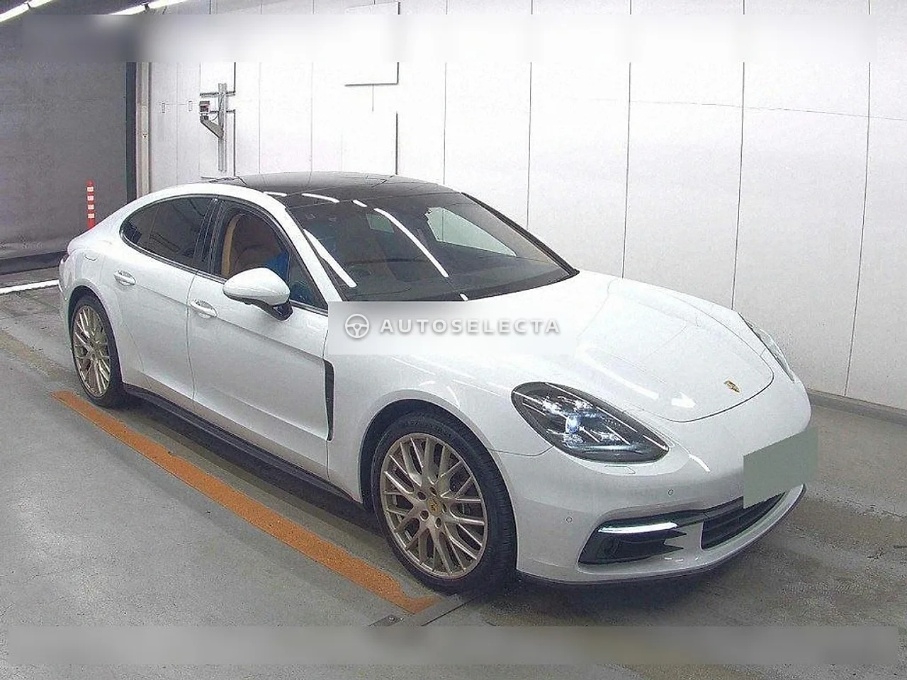 Porsche Panamera 2020, photo 1 of 6