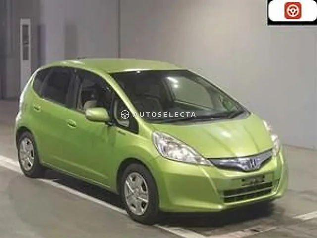 Honda Fit Hybrid 2011, auction grade 3.5