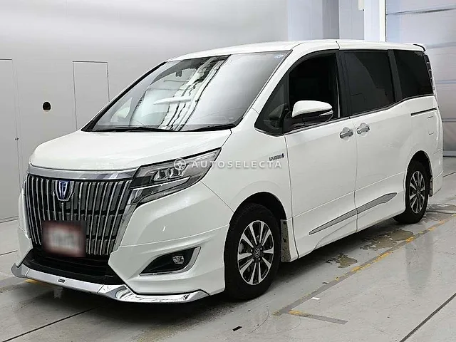 Toyota Esquire 2018, auction grade 4