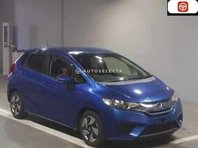 Honda Fit Hybrid 2013, auction grade 3.5