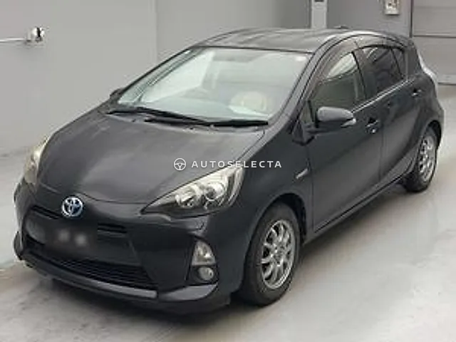 Toyota Aqua 2013, auction grade 3