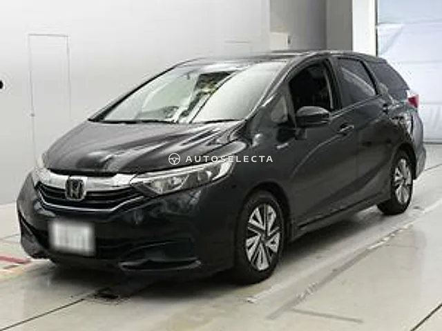 Honda Shuttle 2019, auction grade 3