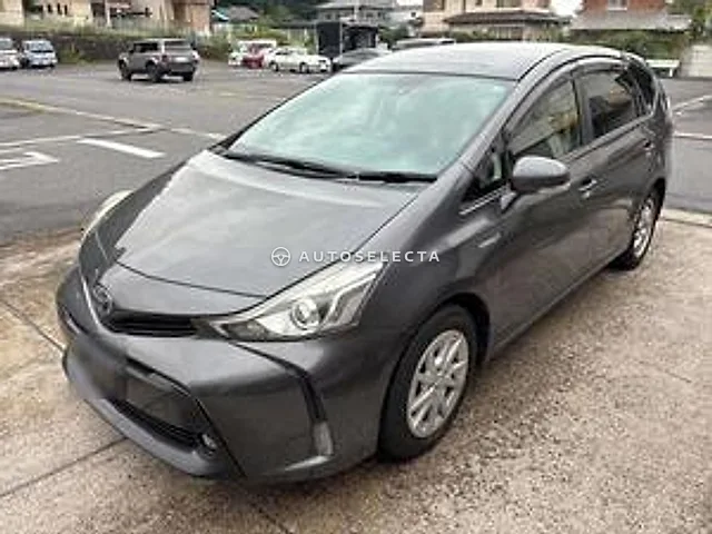 Toyota Prius Alpha 2015, auction grade 3.5