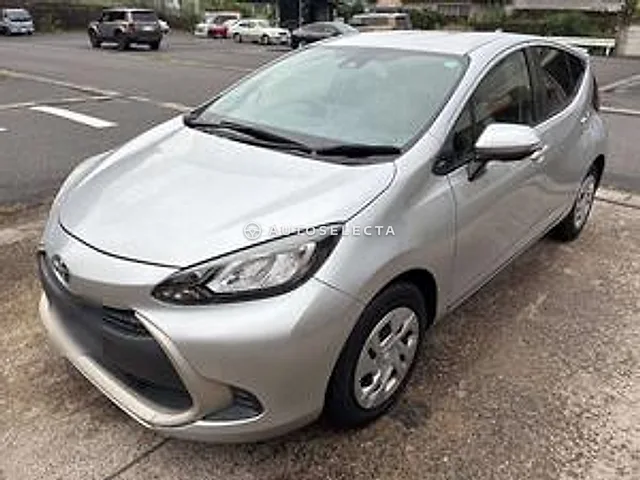 Toyota Aqua 2021, auction grade R