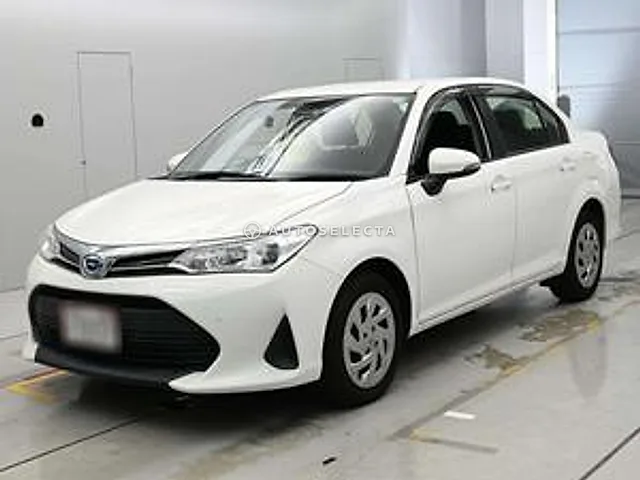 Toyota Corolla Axio 2021, auction grade 3.5