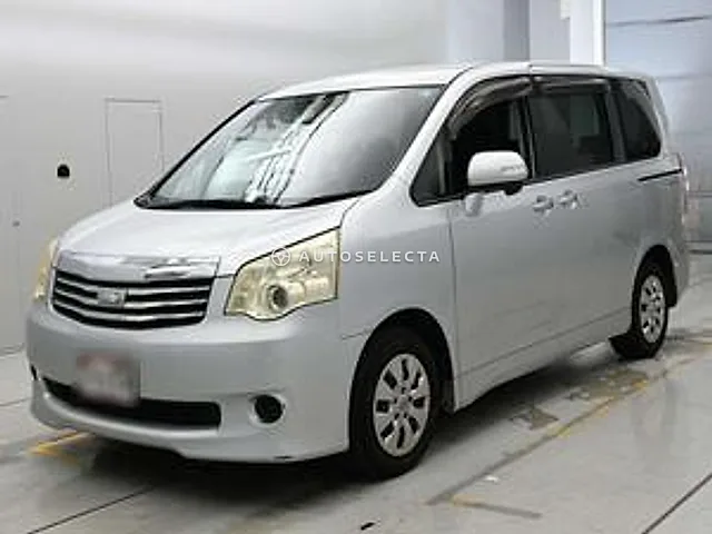 Toyota Noah 2012, auction grade 3.5