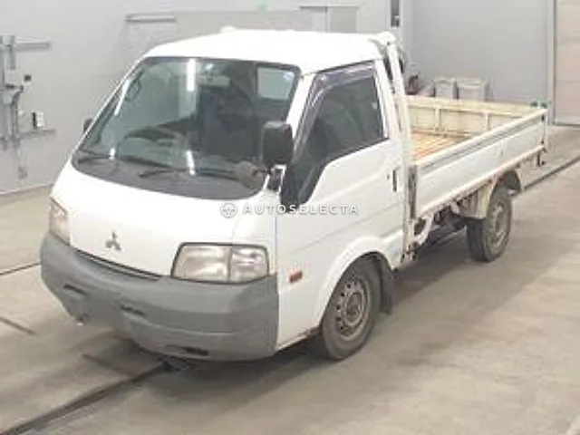 Mitsubishi Delica Truck 2010